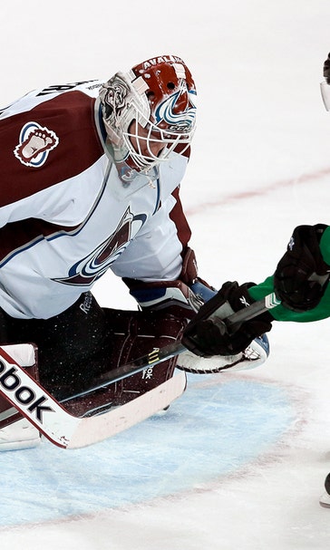 Stars slip past Avalanche